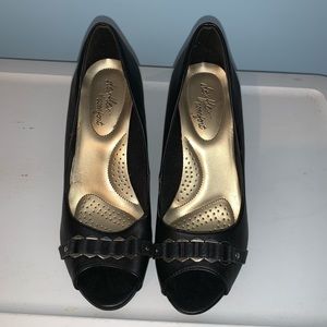 Low heel comfy dress shoes